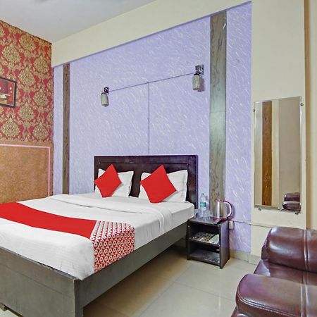 נוידה Hotel O Glorious Stayz מראה חיצוני תמונה