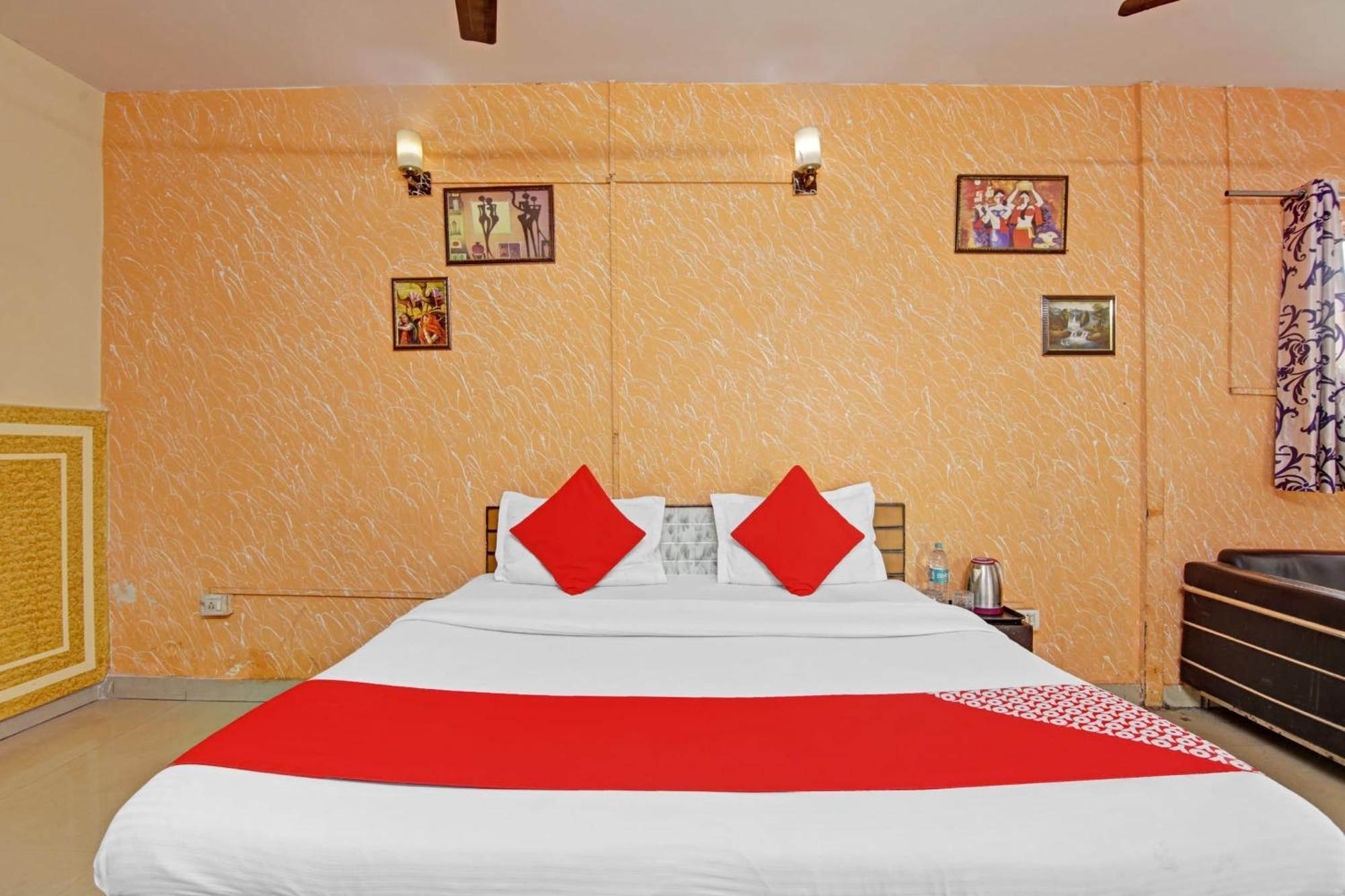 נוידה Hotel O Glorious Stayz מראה חיצוני תמונה